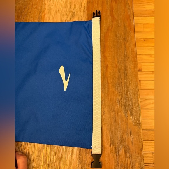 Brooks Blue Wet Dry Bag 19.5x 13 NWOT - Picture 2 of 2